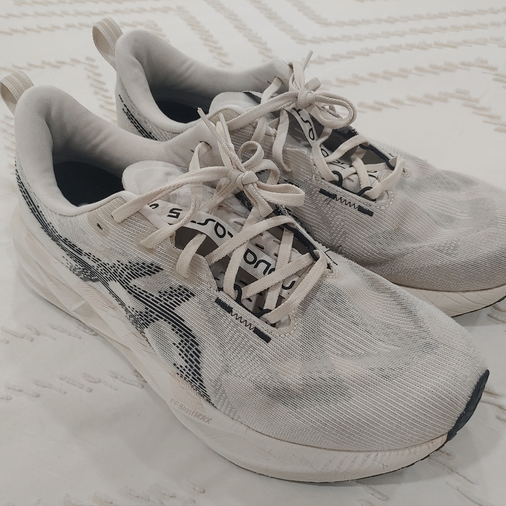 Asics Novablast 5 Men's Size 12 Good Condition CLEANED